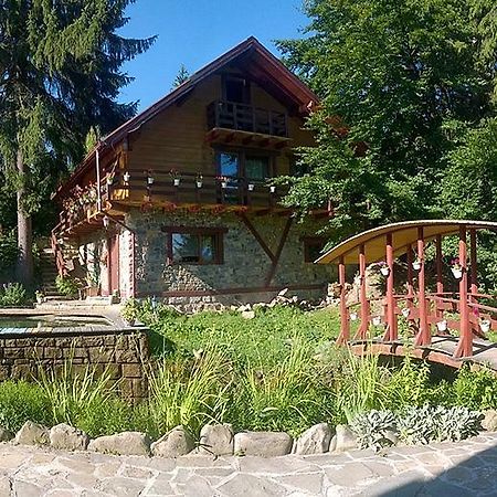 садиба У Наталії Татарів Екстер'єр фото
